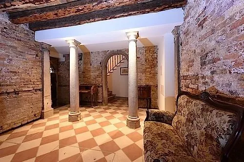 Le Due Corone Bed & Breakfast Venice