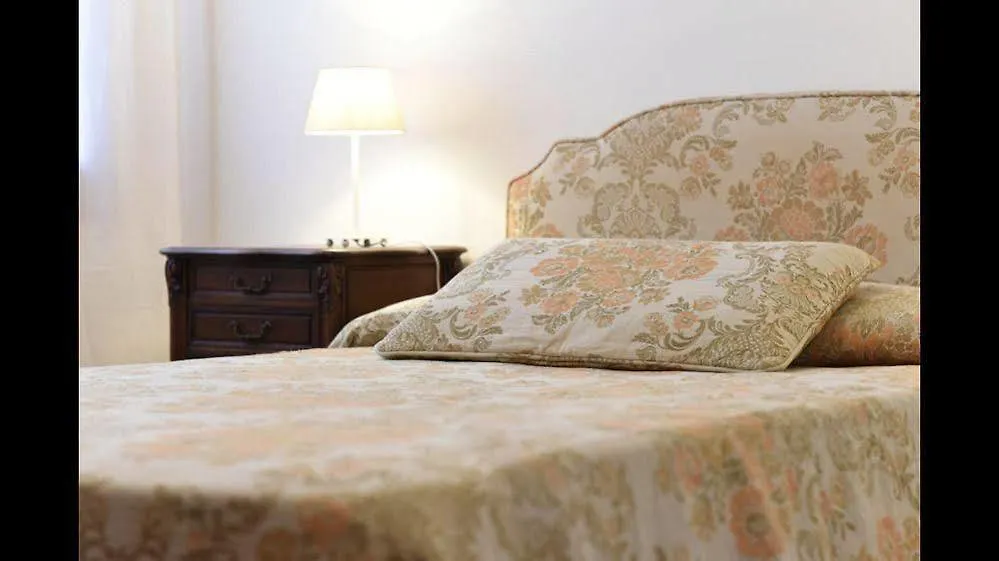 Le Due Corone Bed & Breakfast Venice