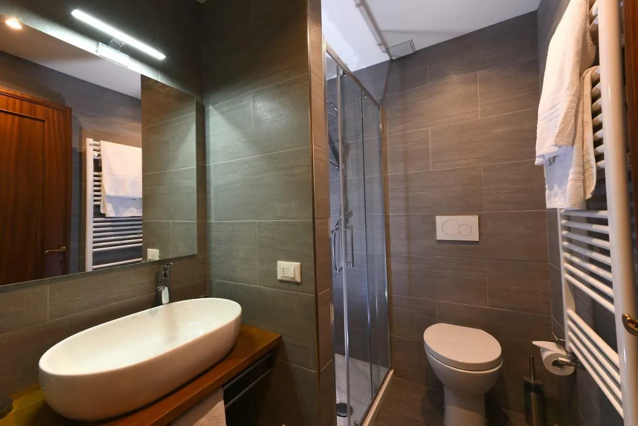 Le Due Corone Bed & Breakfast Venice 2*,  Italy
