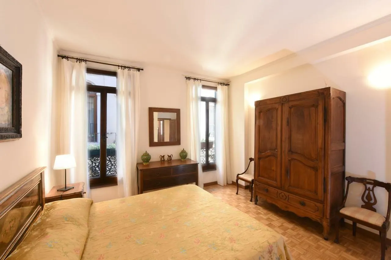 Le Due Corone Bed & Breakfast Venice