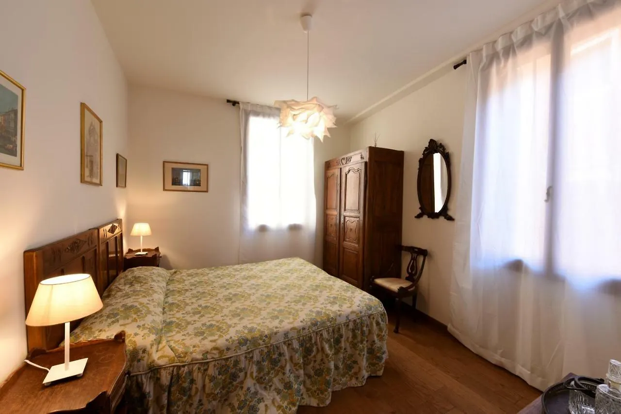 Le Due Corone Bed & Breakfast Venice